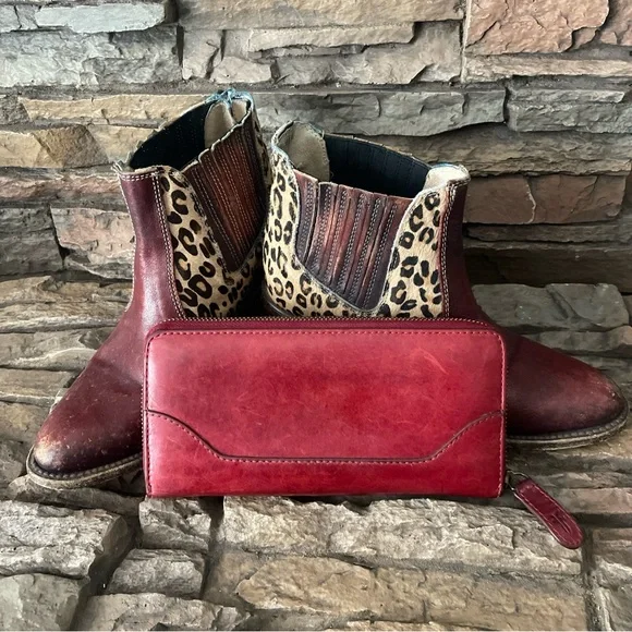 Frye Melissa Zip Around Wallet Distressed Leather -Burnt Apple- $158 - Picture 2 of 15